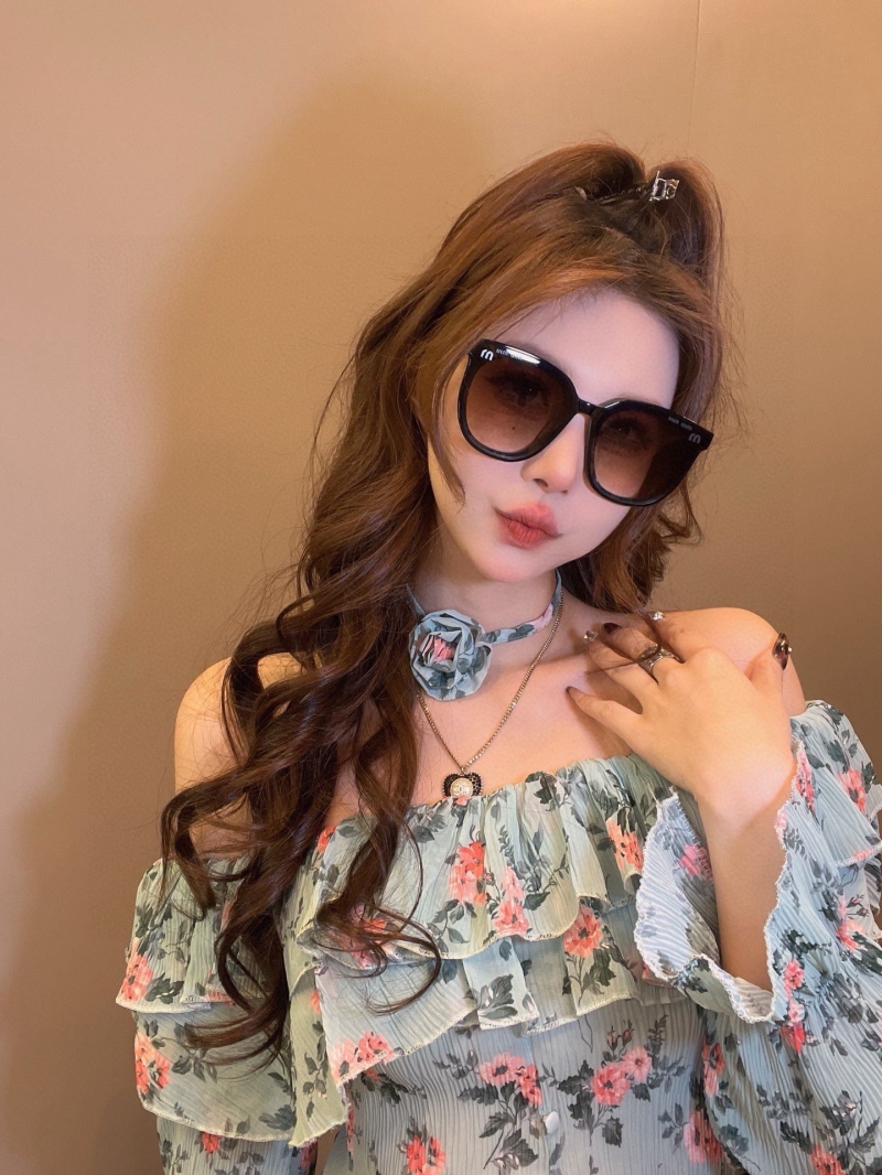 Miu miu Sunglasses